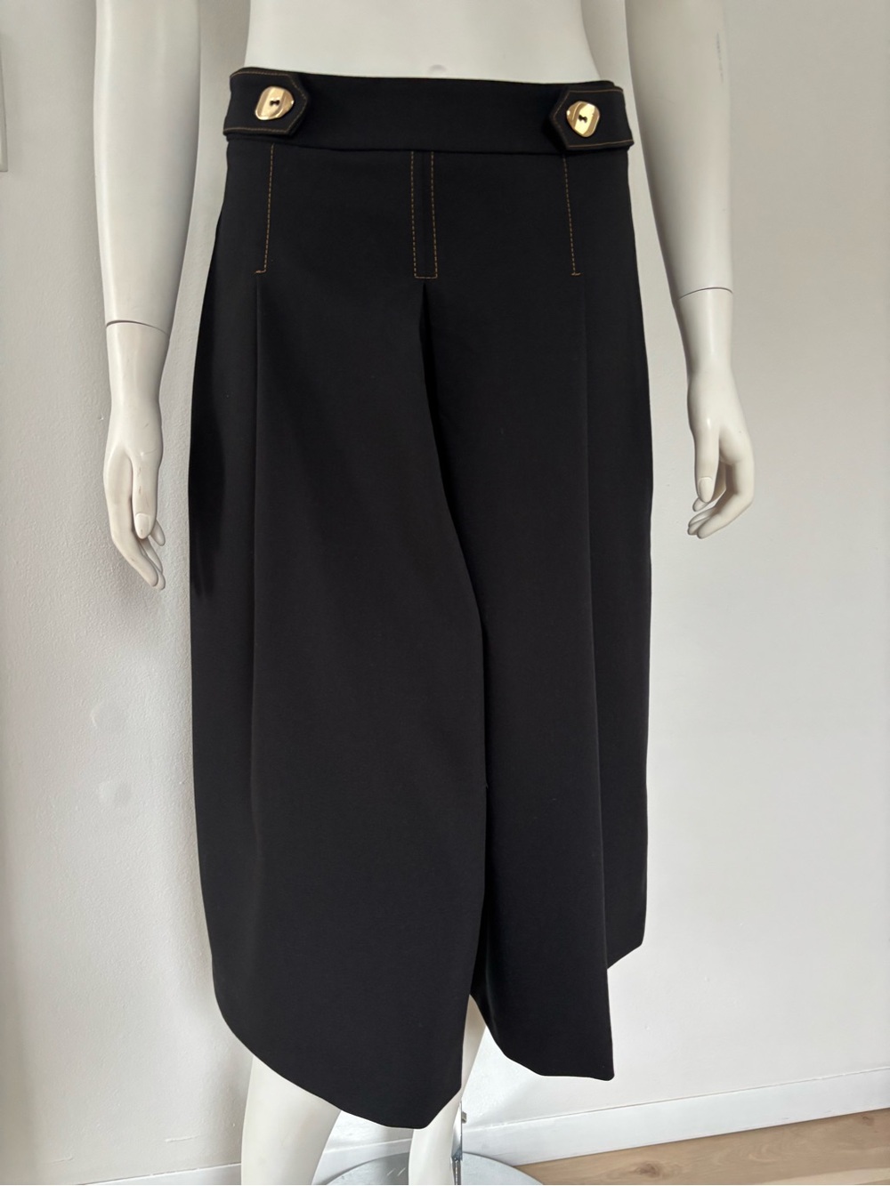 Zara Black Pleated Culottes/Wide Leg with Gold Buttons, NWT, sz small